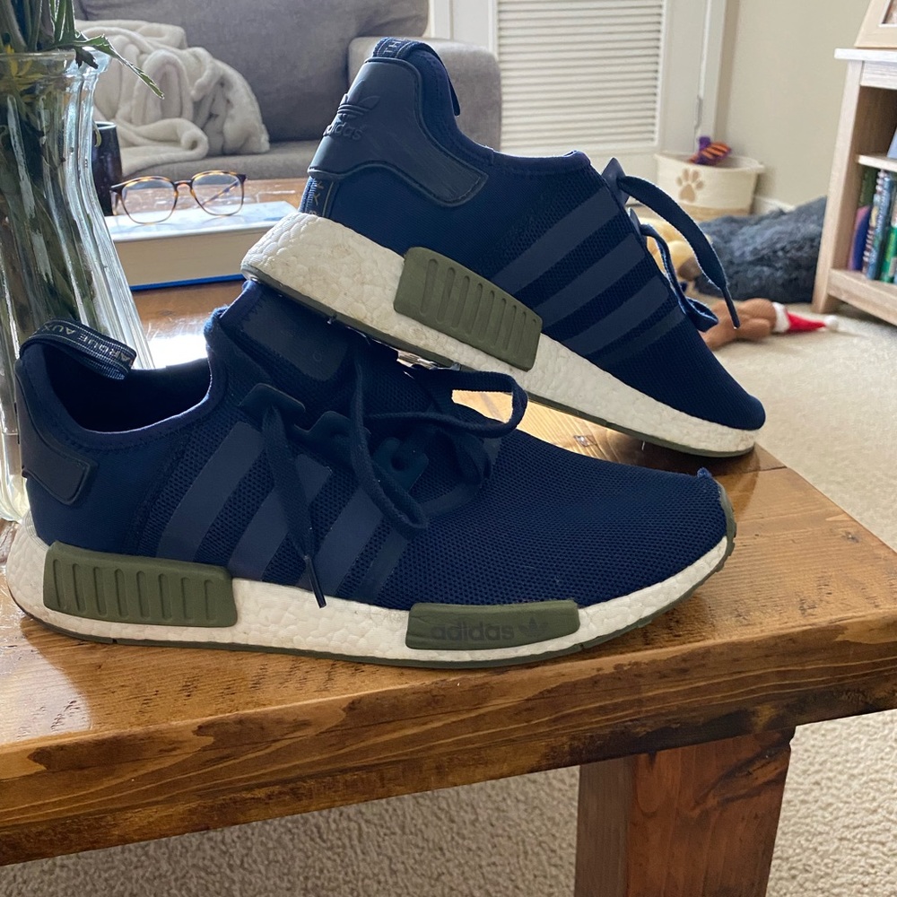 Mens adidas shoes. Size 13